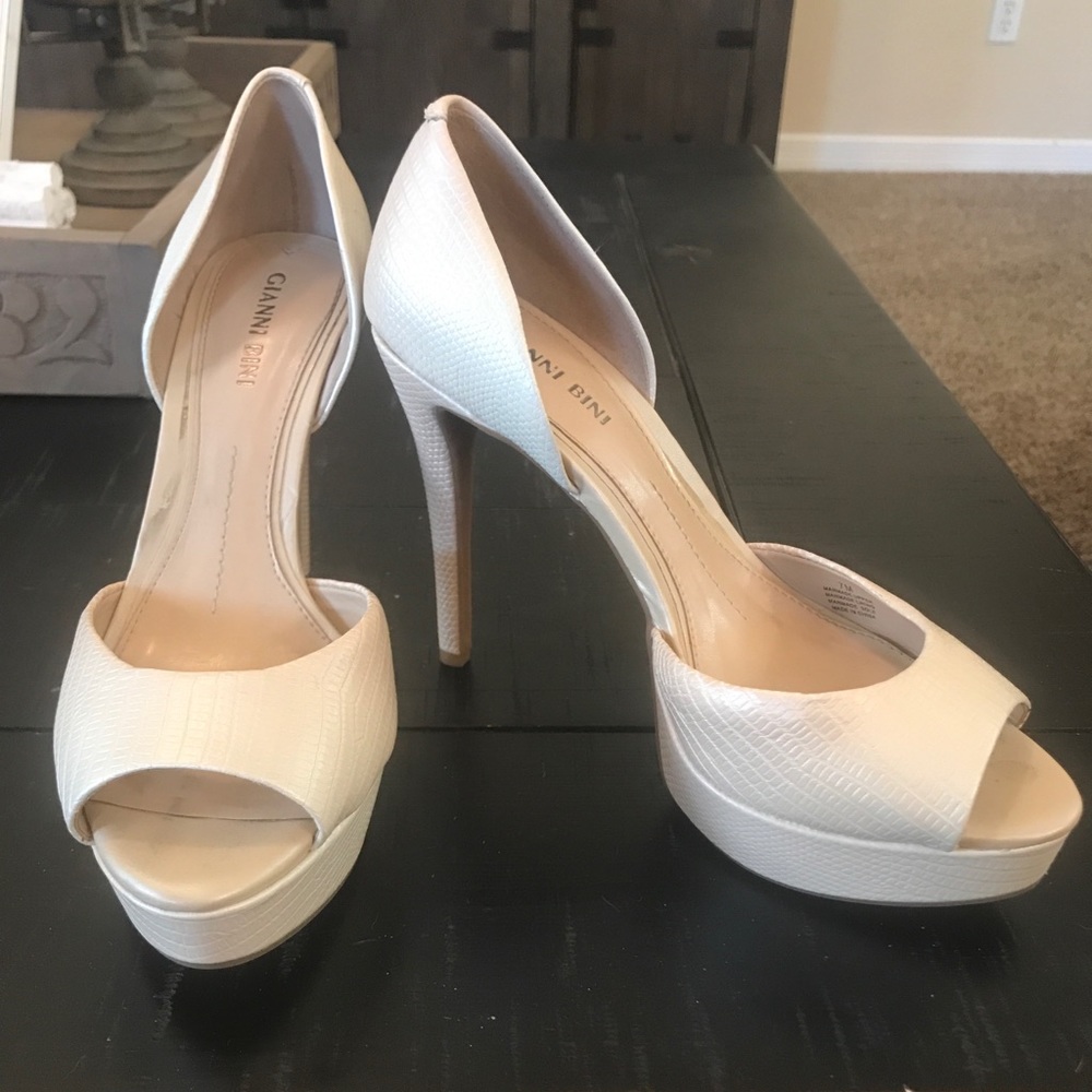 Cream GIANNI BINI Snake Print Peep Toe Heels 🌟